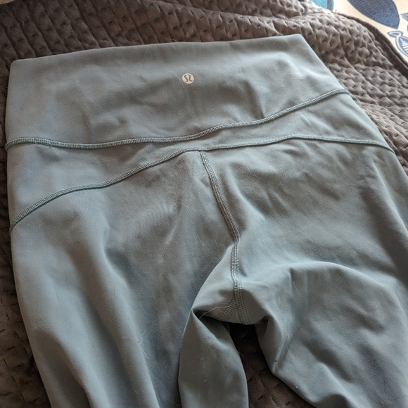 Lululemon yoga ankle pant. - Picture 4 of 6